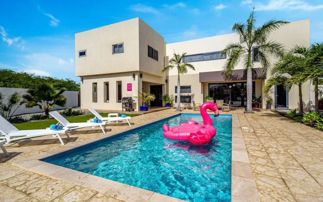 Spectacular Designer Villa 5 Star Luxury 6 Bedroom New!