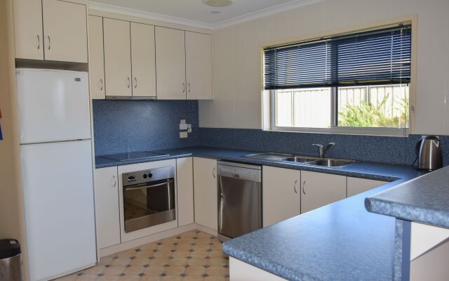 Beachway Motel & Restaurant