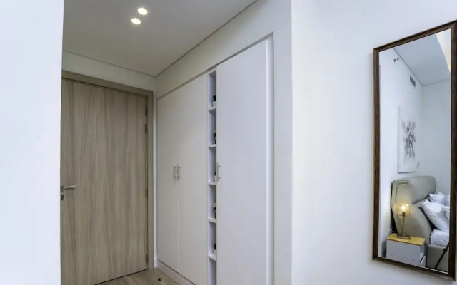 Stunning 2 BR in the heart of Downtown