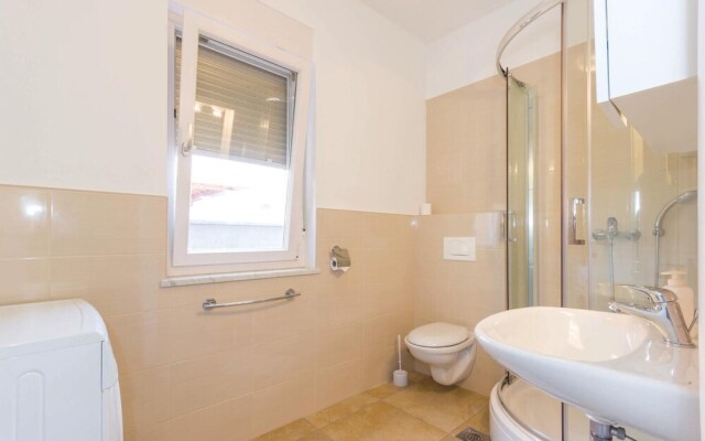 Awesome Home in Ika With Wifi and 2 Bedrooms
