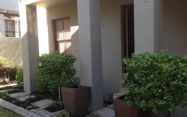 Fynbos Feniks Apartment