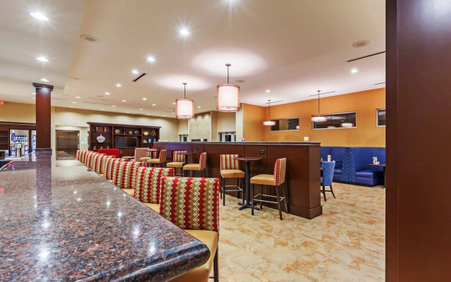 Clarion Hotel The Colony - Plano West