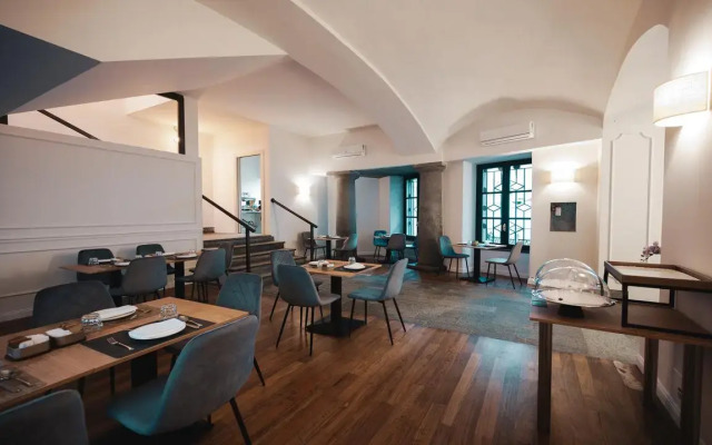 Carlo Felice Square Apt