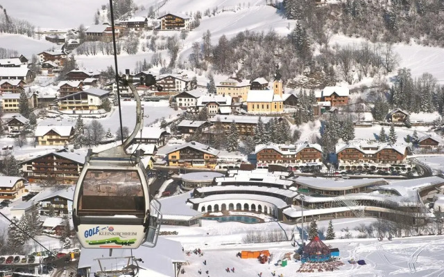 Apartment With Mountain Views & Ski Access