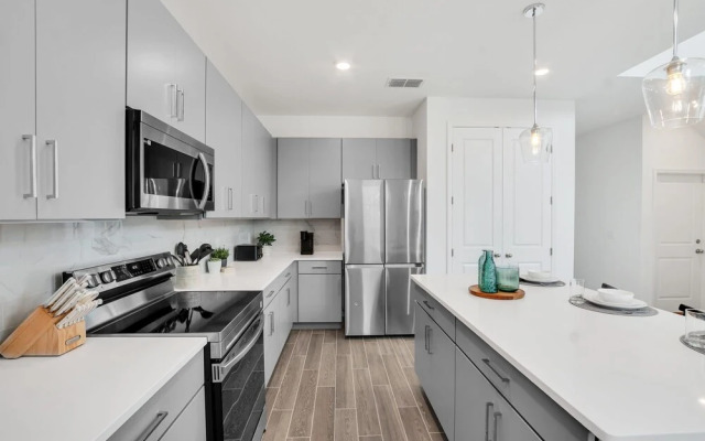 Upstay - Spacious Lakefront Home Near Disney