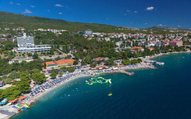Apartments with a parking space Dramalj, Crikvenica - 18467