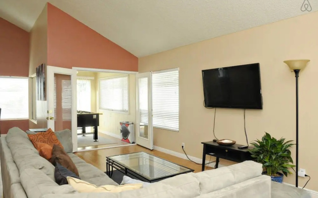 Luxury 4br 8min to Las Vegas Strip