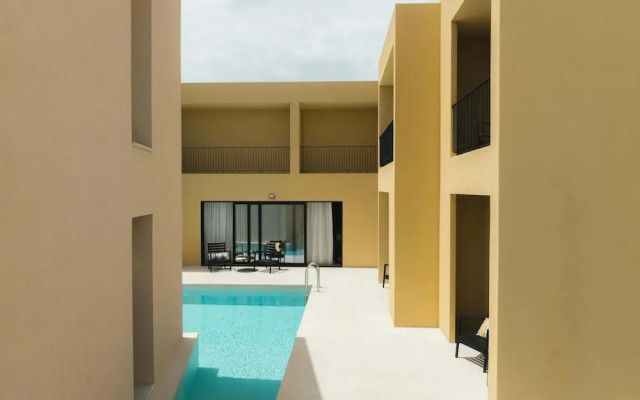 Marea Suites
