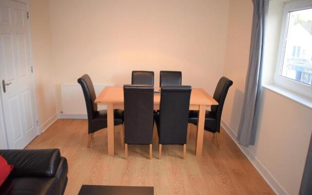 Kelpies Serviced Apartments Callum 3 Bedrooms Sleeps 6