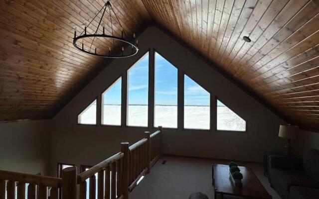 Quarterdeck Resort & Restaurant