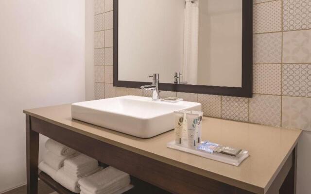 Country Inn & Suites Galena