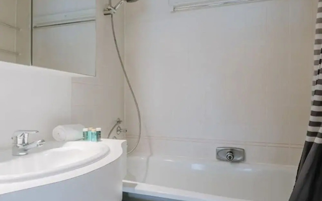 Beautiful Seaview Apartment With Private Garage