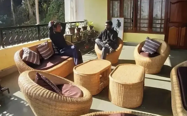 Ronglyang Lotus Villa Homestay (Near MG Road)
