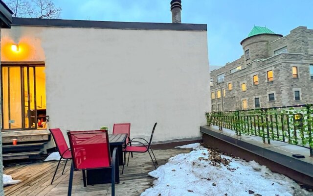 Chic Townhome With Garage Dt Mtl