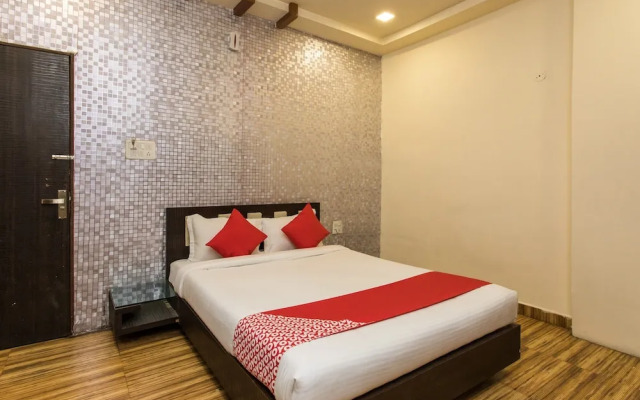 OYO 23471 Hotel Hilton Tower