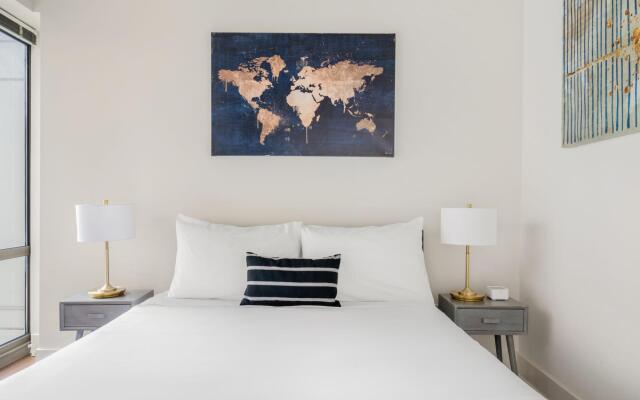 Chicago | Breathtaking Studio South Loop Apartment