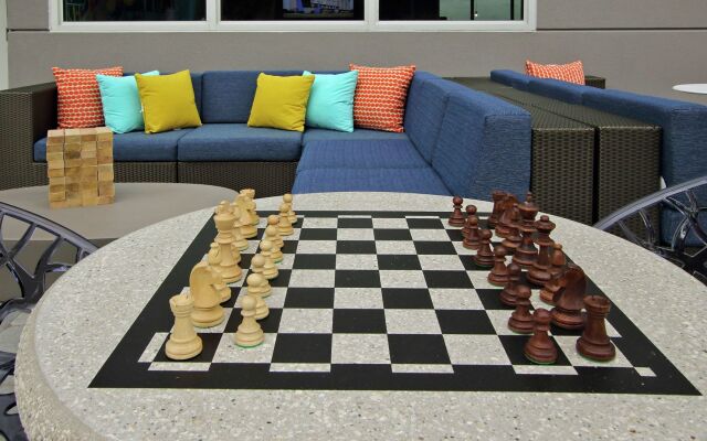 Tru by Hilton Mobile