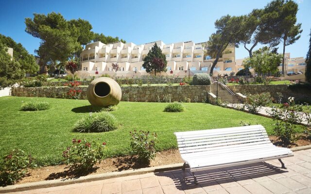 Invisa Hotel Club Cala Blanca