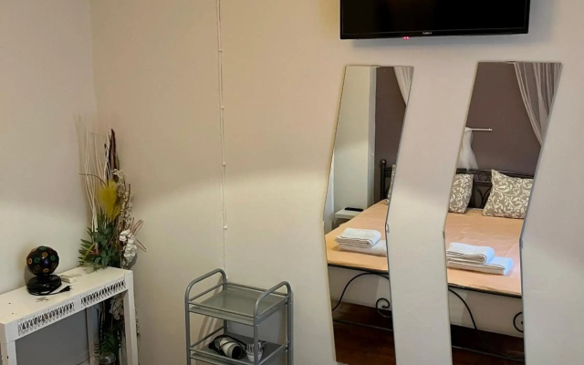 Central flat - 2 Metro stops from ACROPOLIS-PLKA