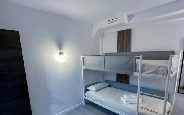 ZUR Boutique Hostel