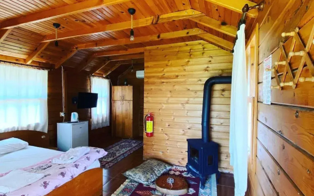 Demre Sahildeki Ev Bungalov