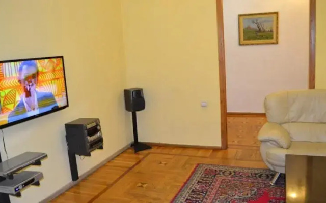 Apartment on Teryan Street