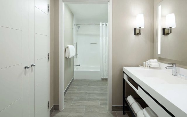 Homewood Suites by Hilton Montreal Midtown, Quebec, Canada
