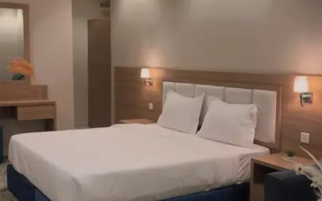 Holiday Plus Mishrifah Apartments