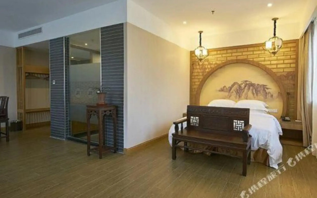 Qie Tieg Hotel