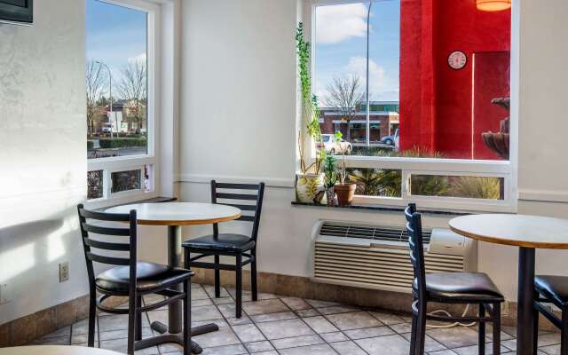 Motel 6 Wilsonville, OR - Portland