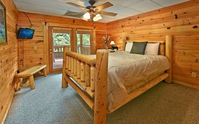 Hidden Treasures 3 Bedroom Cabin