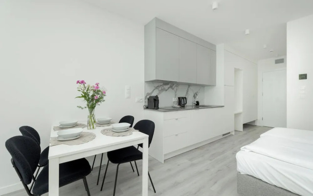 Air-conditioned Studio for 4 by Renters