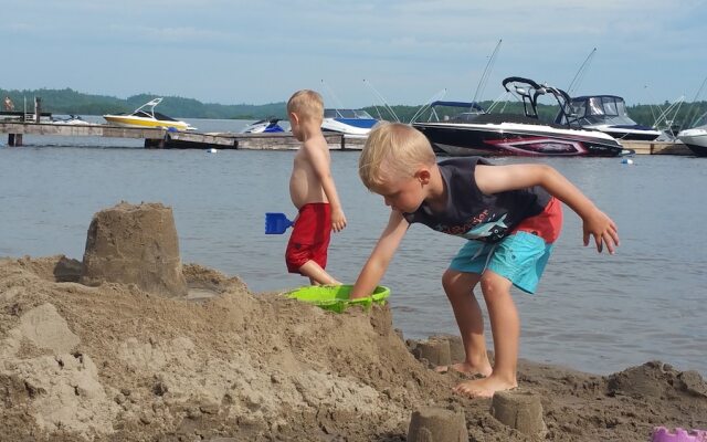 Chalets et Gîte au bord au bord du Lac Kénogami