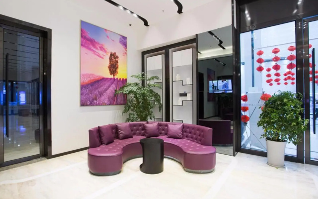 Lavande Hotels (Chengdu Xihe Bolin Square)