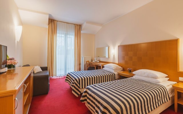 Hotel Ramada Hotels & Suites