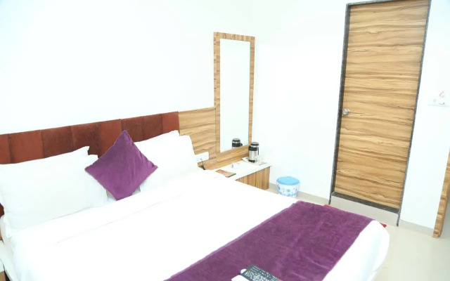 Shri Akshar Hotel