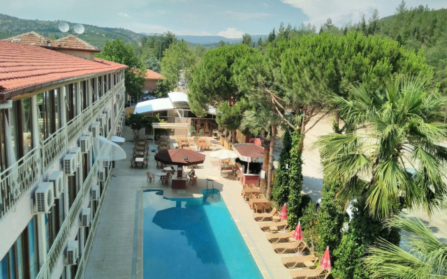 Oskar Thermal Hotel
