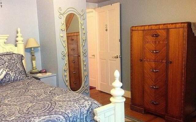 Plantation Oaks Inn
