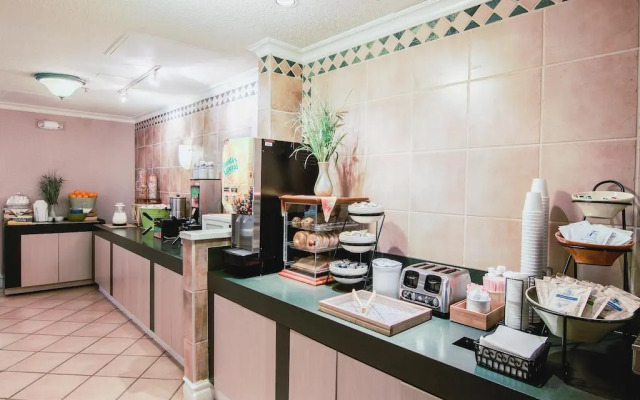 Country Inn & Suites by Radisson, Hoffman Estates, IL
