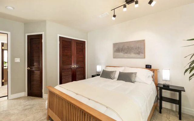 Skyhill Oasis W/ Hot Tub Walk To Universal 4 Bedroom Home