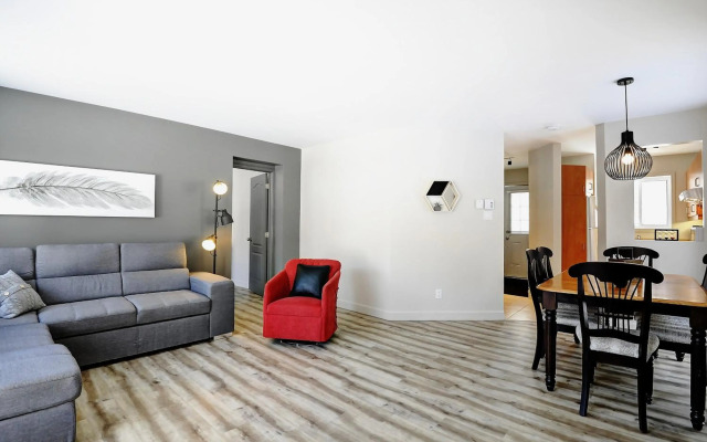 Condo 204 33 Chemin du Hameau by Les Chalets Alpins