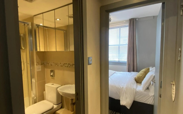 Ei8ht Brighton Apartments
