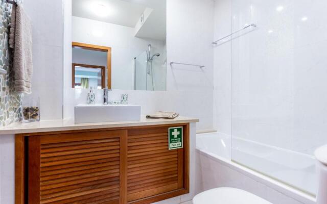 Spacious 2 bedroom apartment Baía da Luz