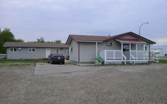 Moosomin Motel