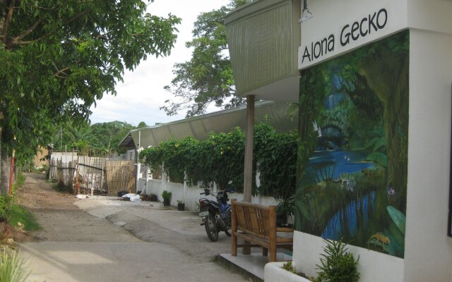 Alona Gecko Inn
