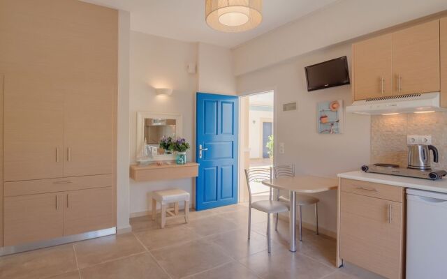 Pyrgos beach hotel apartments