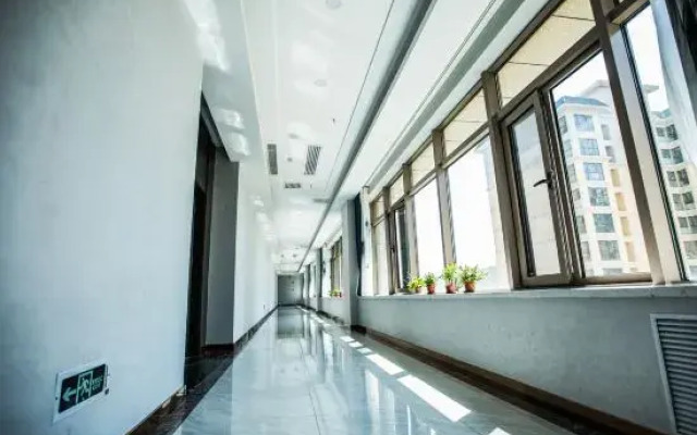 Dingxi Longwan Peninsula International Hotel