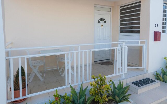 House With one Bedroom in Sainte Anne, With Furnished Garden and Wifi