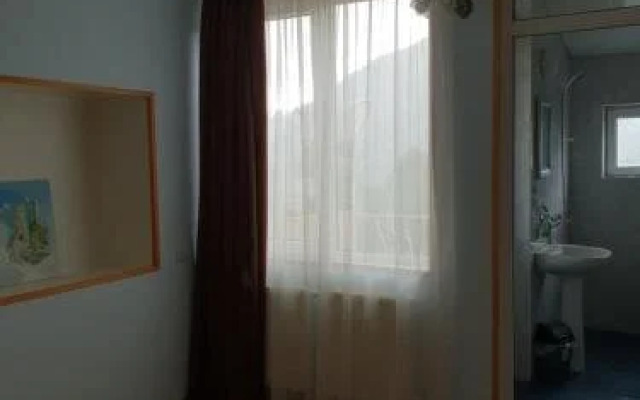 Tsitsia and Stepan Guest House