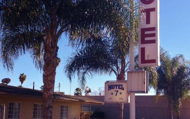 Downtown Motel 7